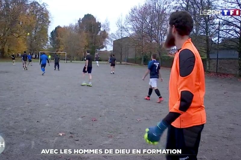 48h avec des séminaristes de Nantes – Le journal du weekend / TF1