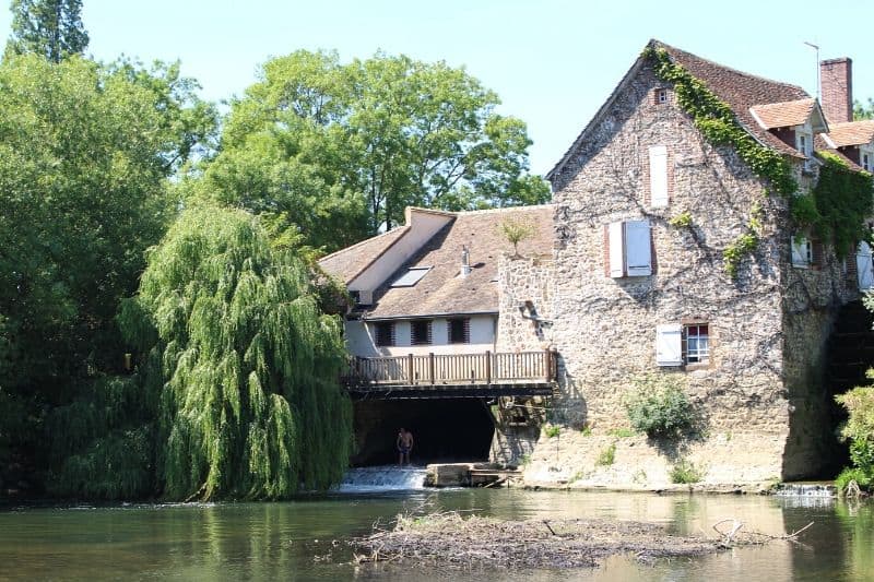 Marche familiale de Neuville vers la chapelle des Etrichets