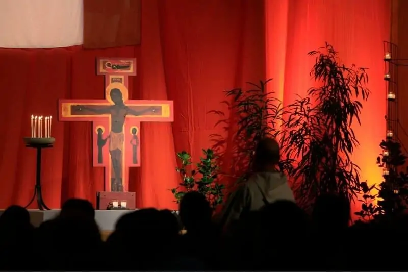 crucifix dans la chapelle de Taizé