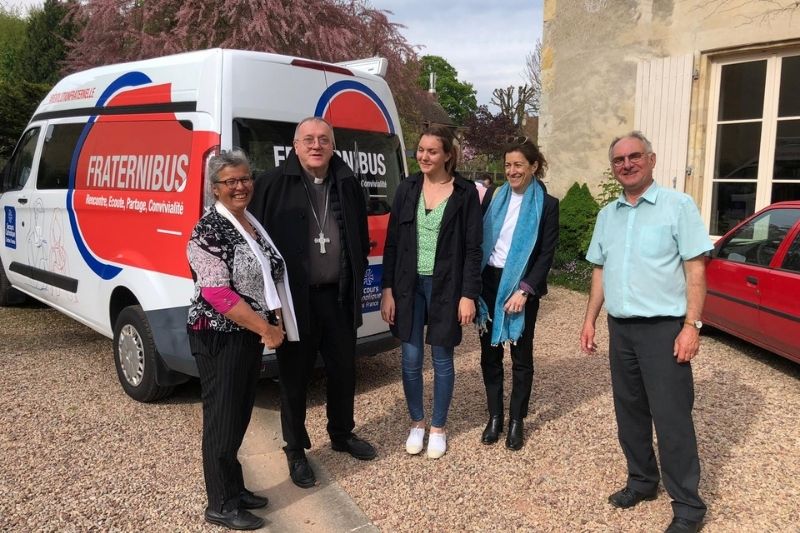 Visite pastorale de Mgr Le Saux à Mamers