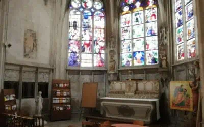 Une bibliothèque dans l’église