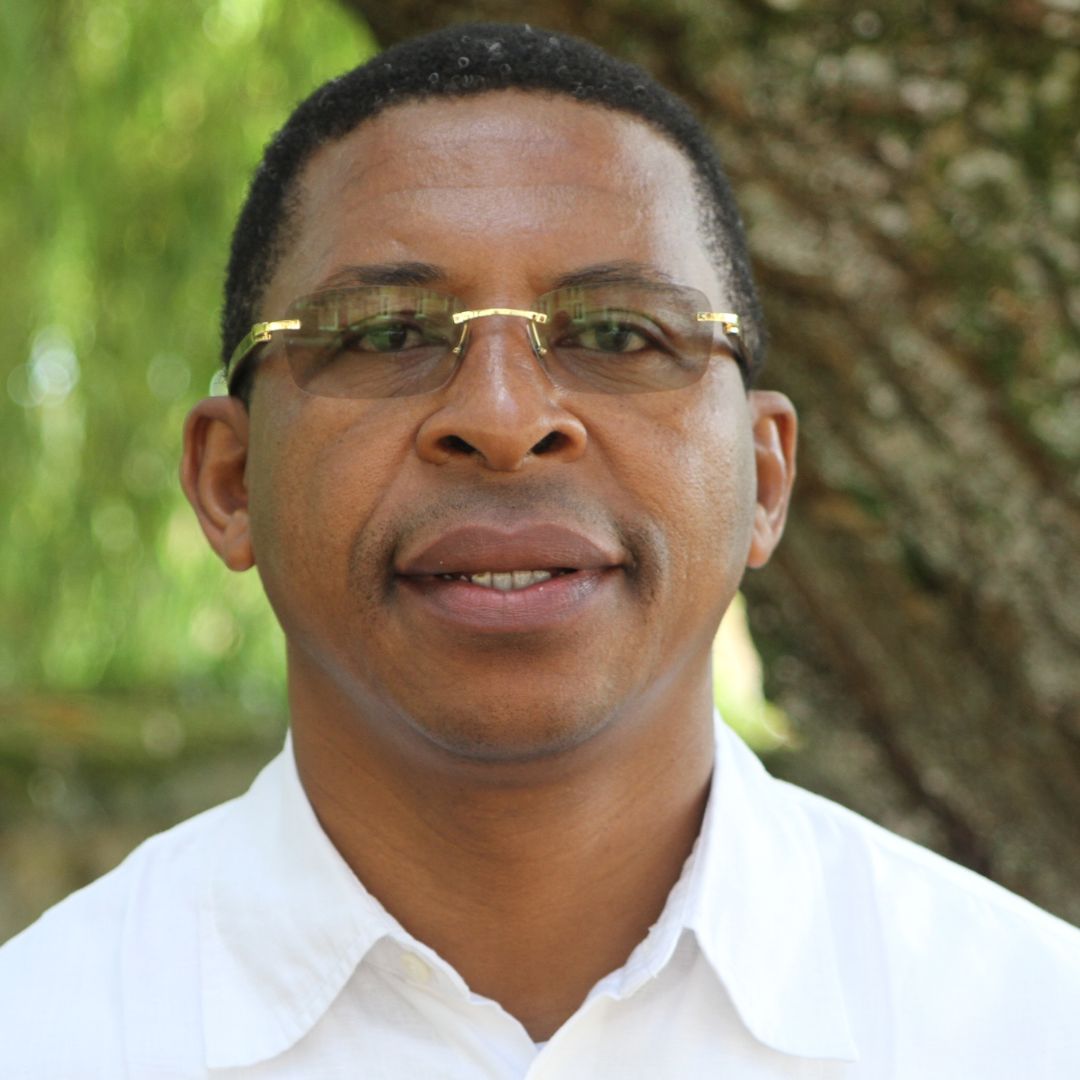 Portrait du père Guy Kalubi-Walelu