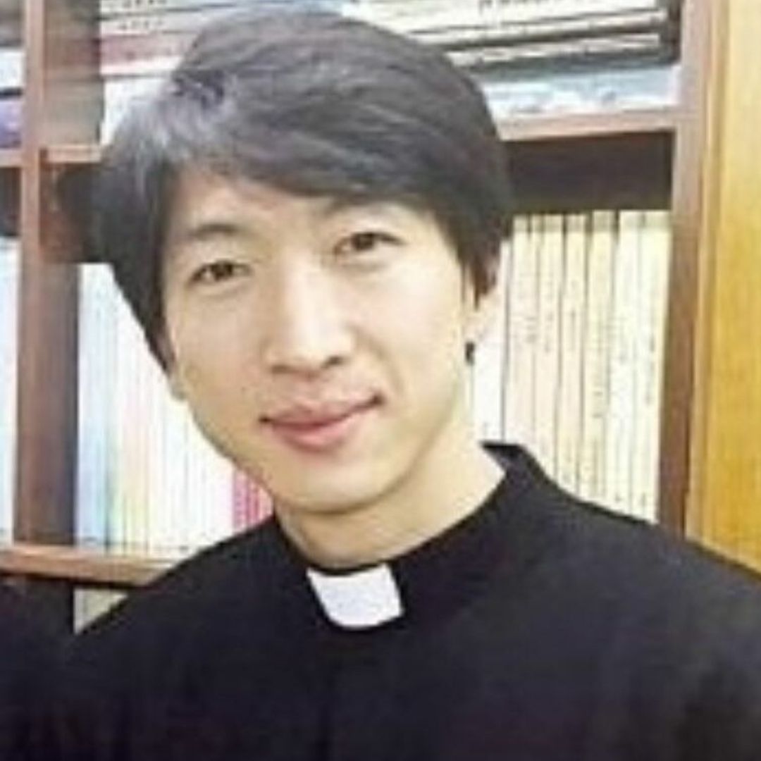 De gauche à droite et de haut en bas : Père André CHOI, Père Etienne CHO et Père Jean YANG